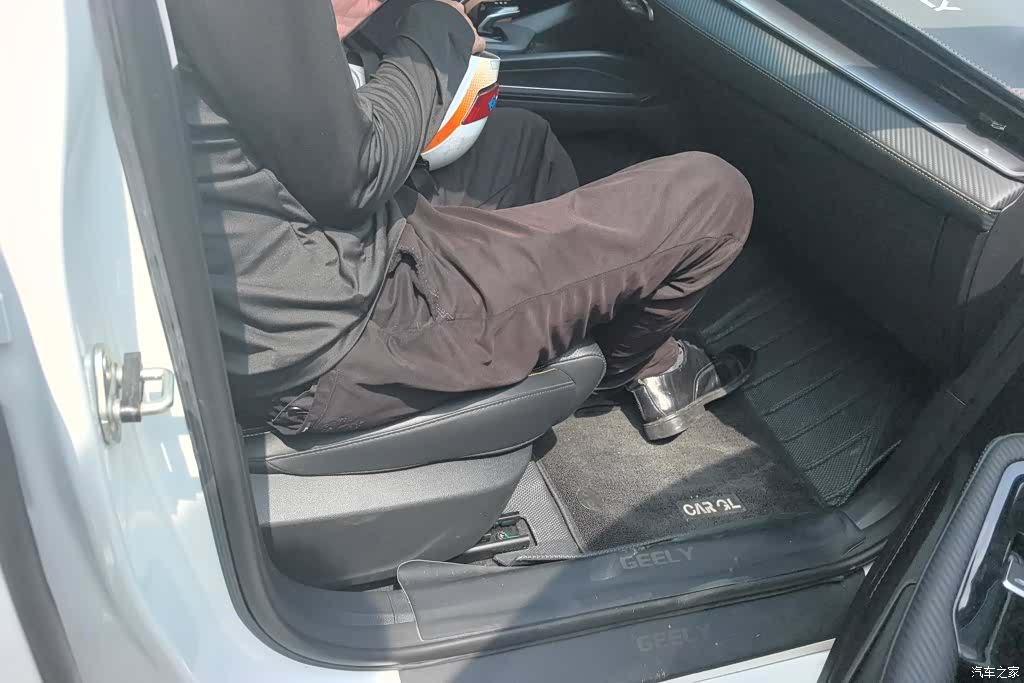Geely Binray, 2025 8