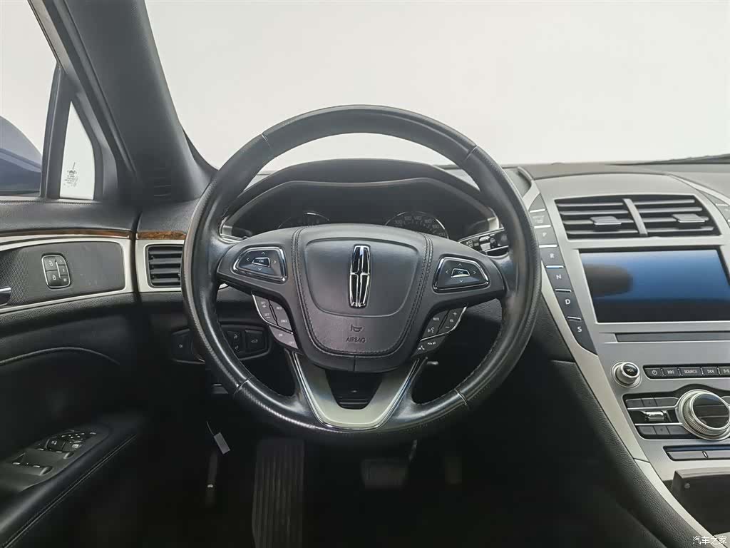 Lincoln MKZ, 2019 11