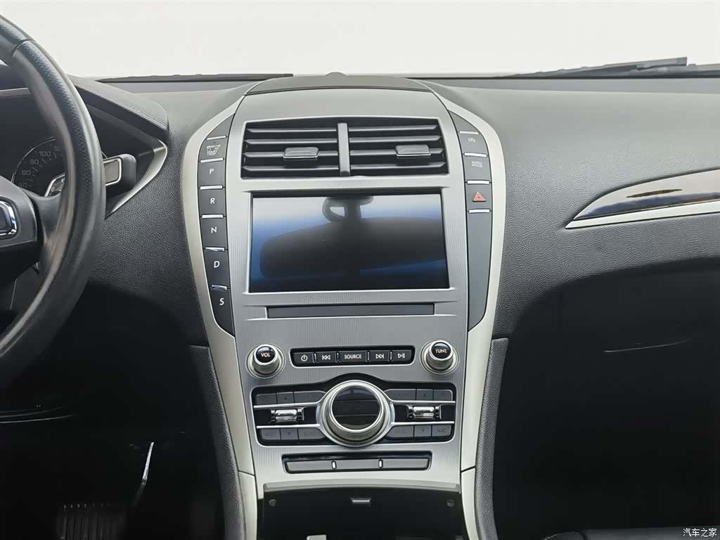 Lincoln MKZ, 2019 12