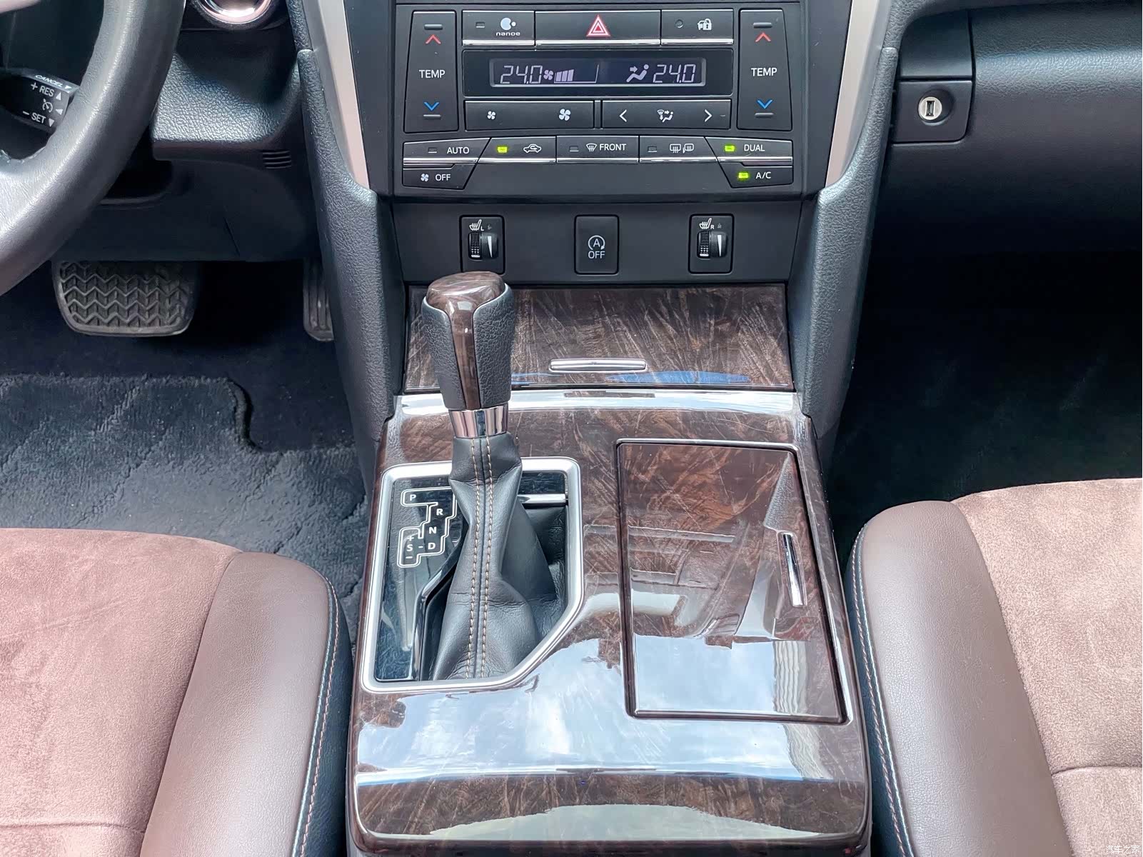 Toyota Camry, 2016 17