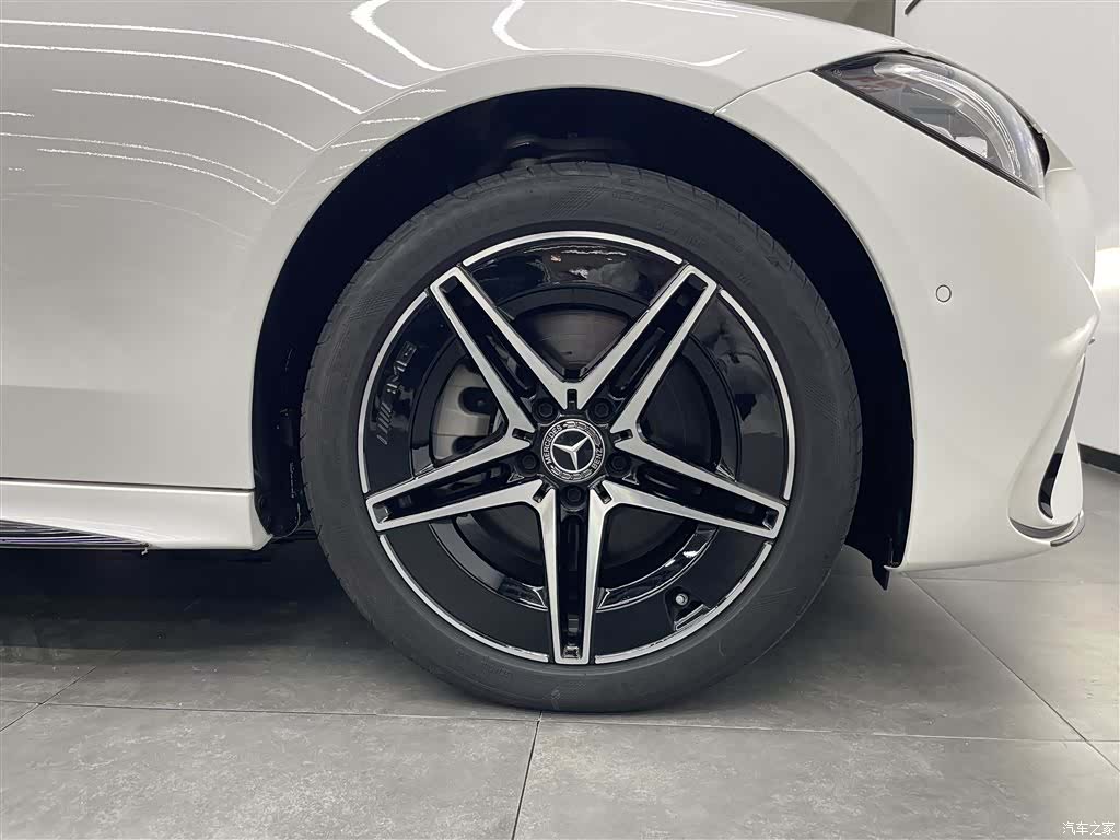 Mercedes-Benz C-Class, 2024 20