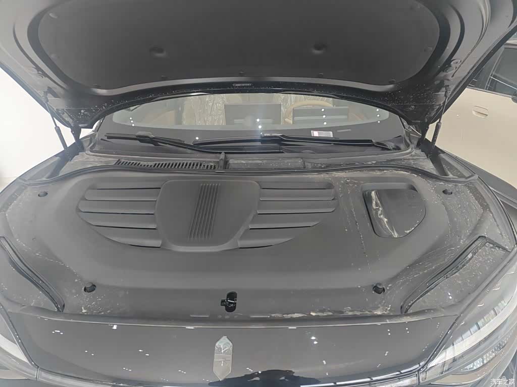 Luxeed R7, 2026 16