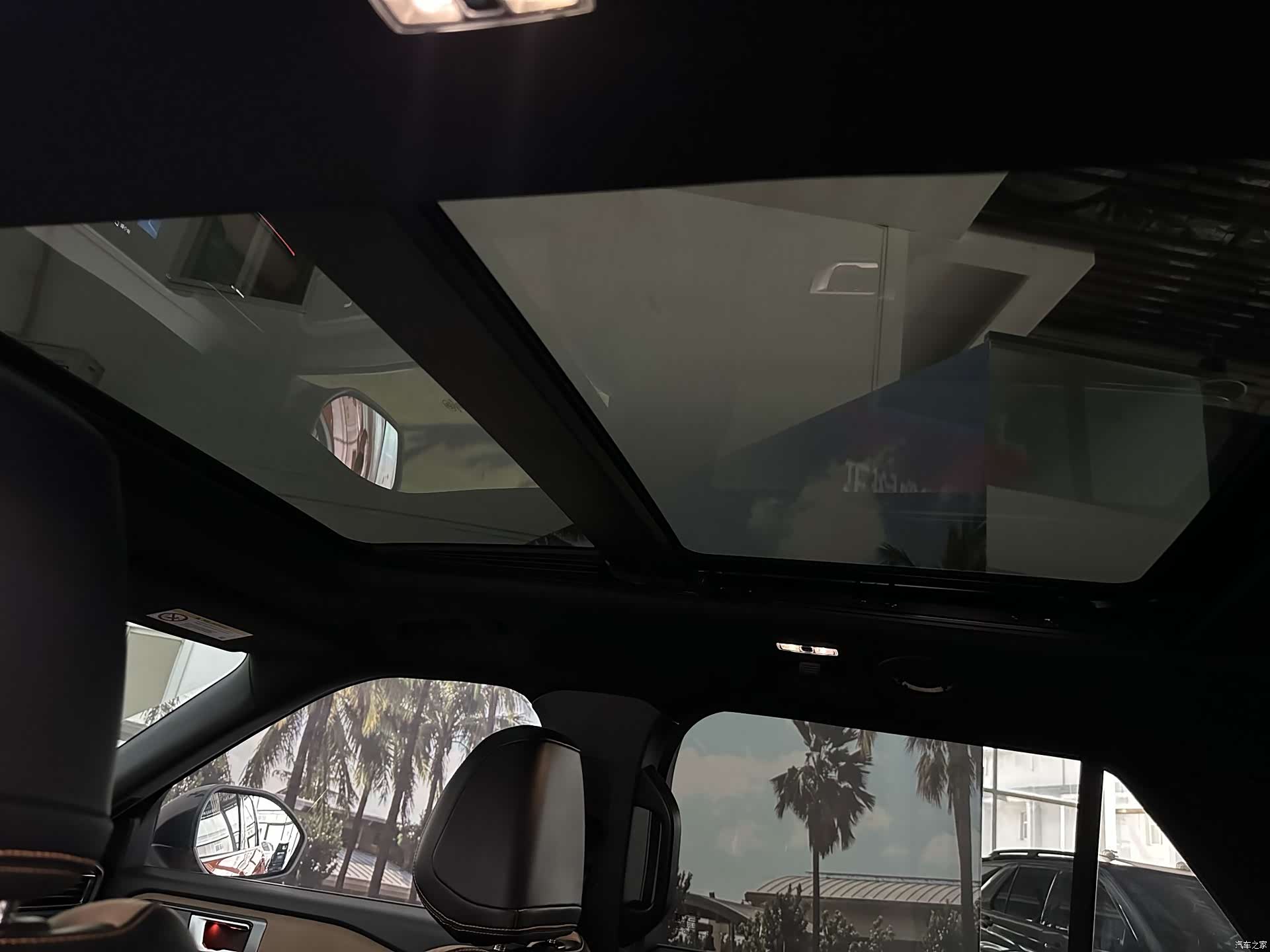 Ford Explorer, 2023 12