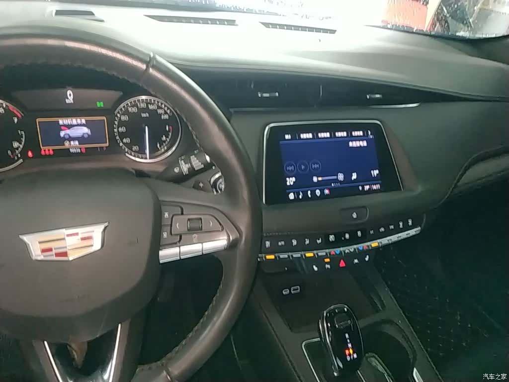 Cadillac XT4, 2022 10