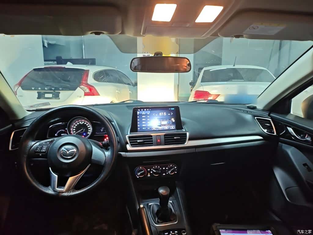 Mazda Mazda3, 2016 10