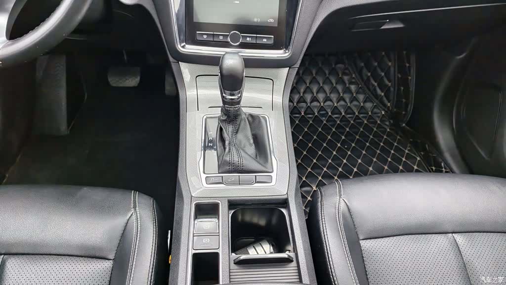 Roewe RX5, 2020 6