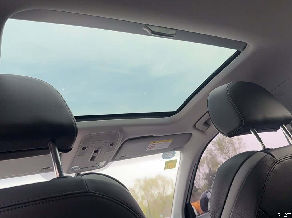Audi Q2L, 2019 9