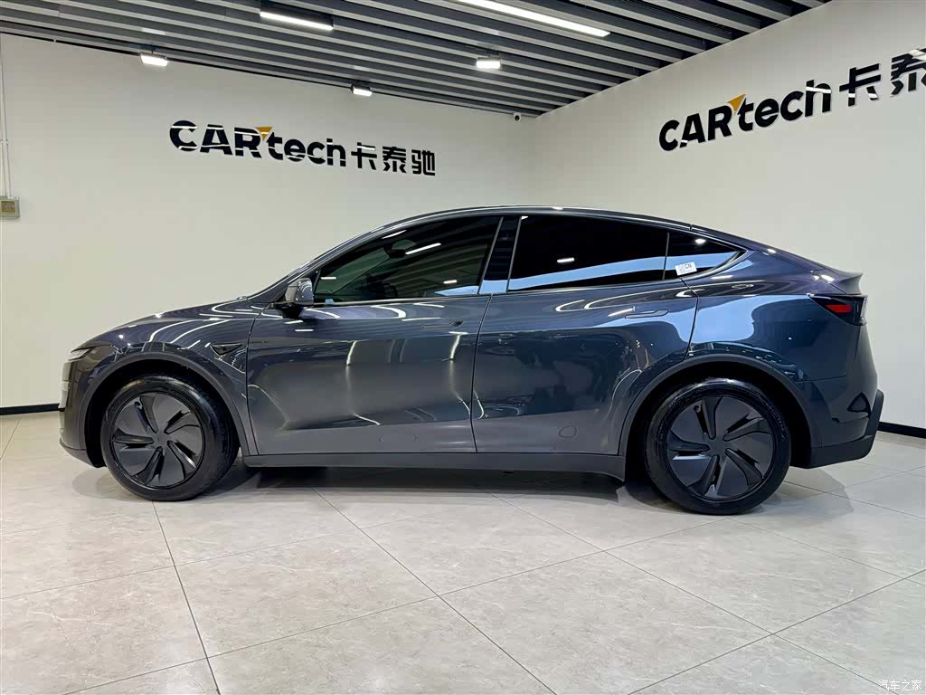 Tesla Model Y, 2025 7