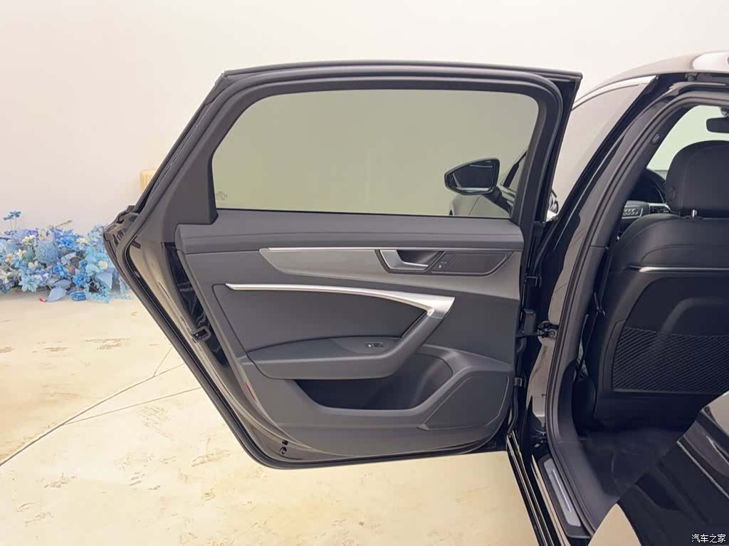 Audi A6L, 2022 11