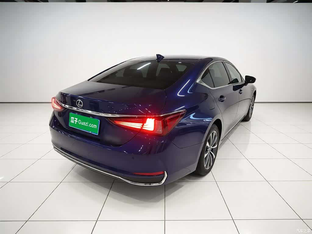 Lexus ES, 2020 7