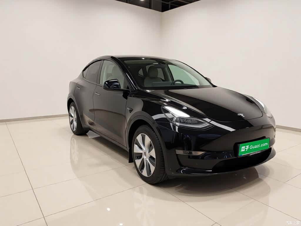 Tesla Model Y, 2022 4