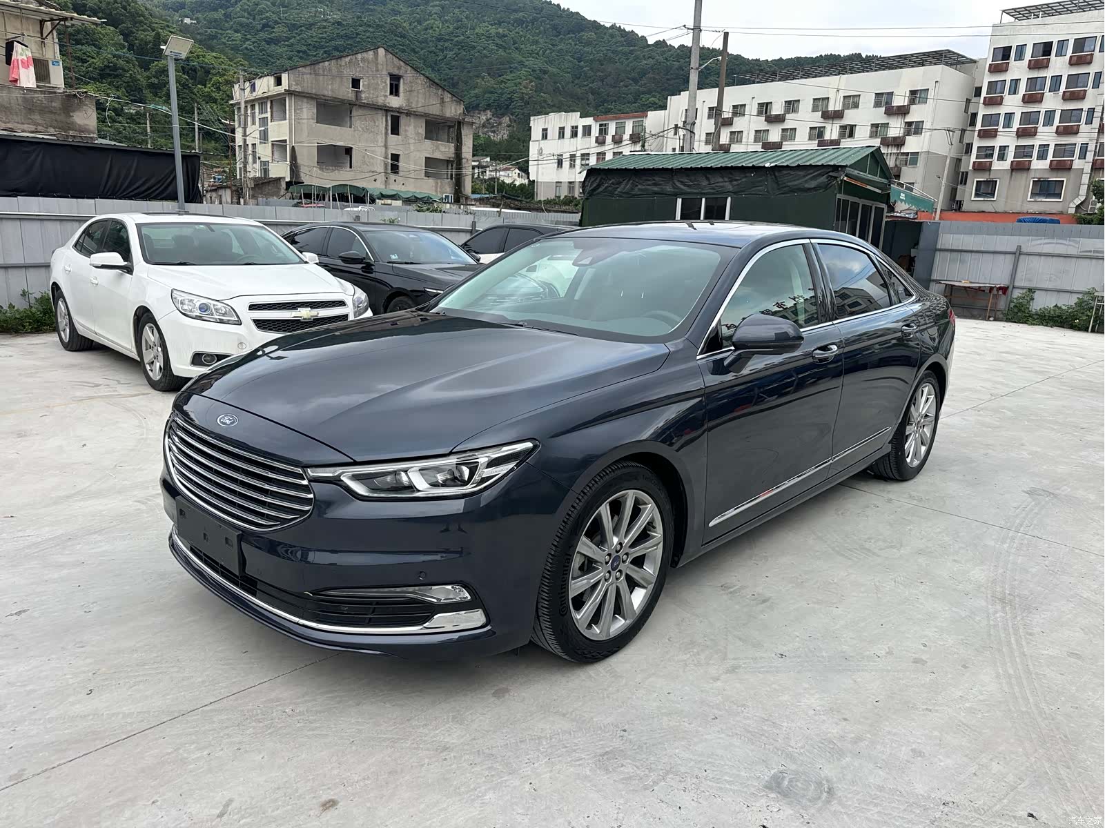 Ford Taurus