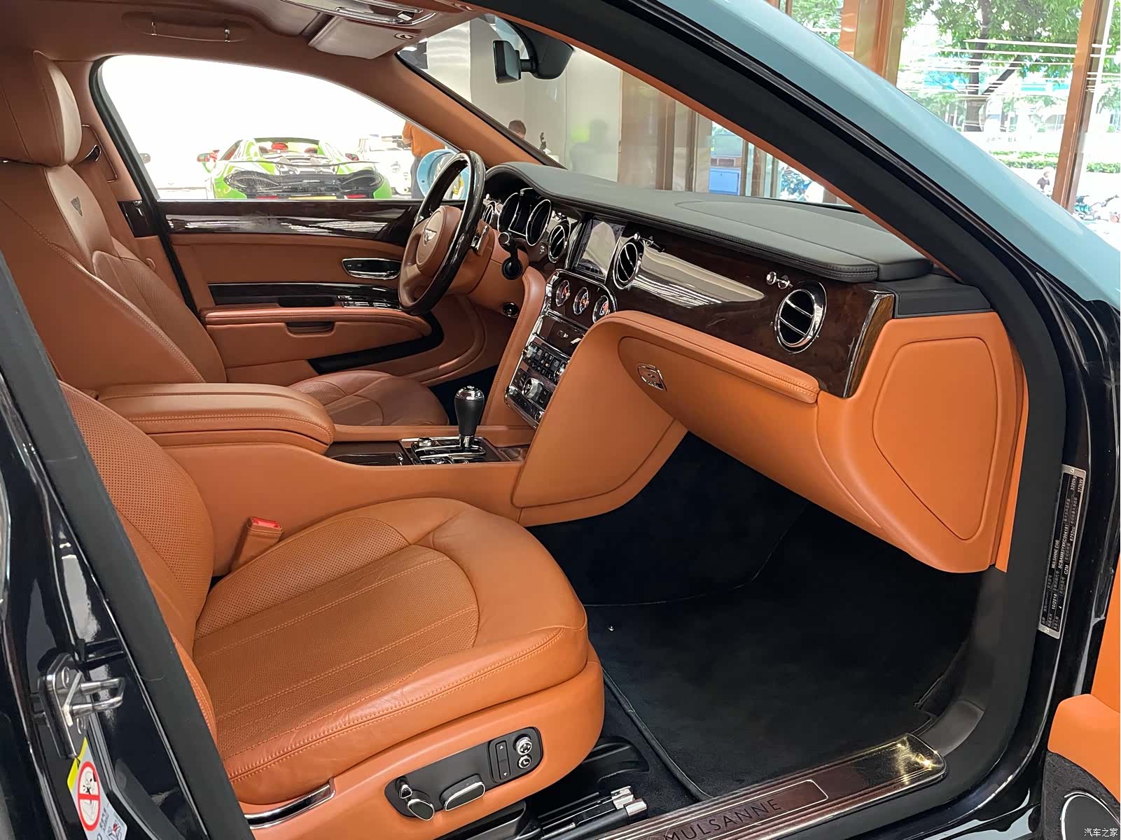 Bentley Mulsanne, 2019 13