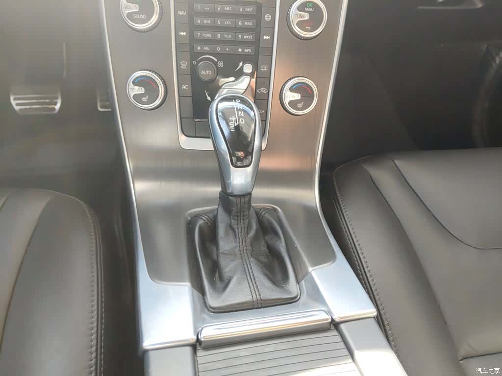Volvo V60, 2015 10