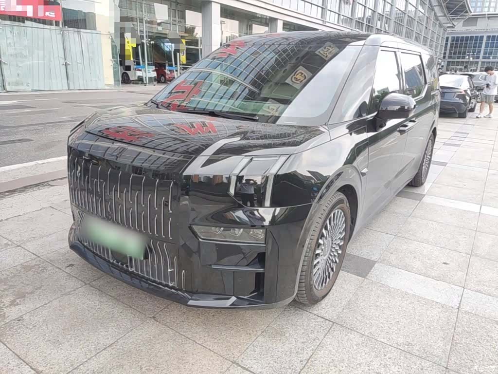 Zeekr 009, 2023 2