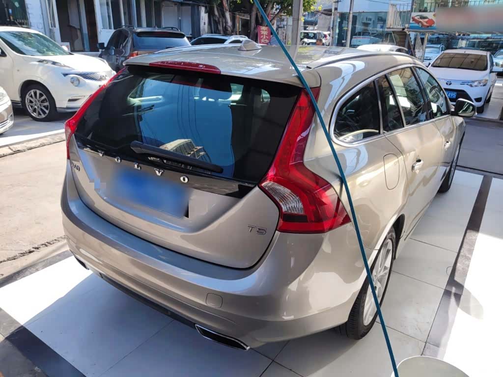 Volvo V60, 2015 все фото