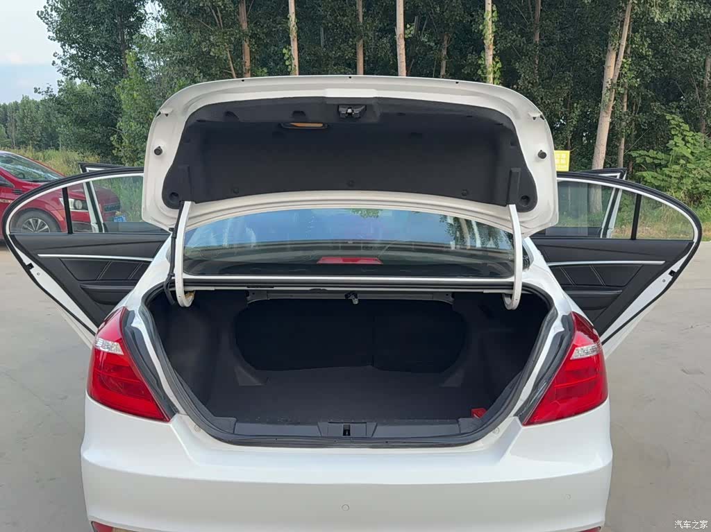 Geely Emgrand, 2017 17