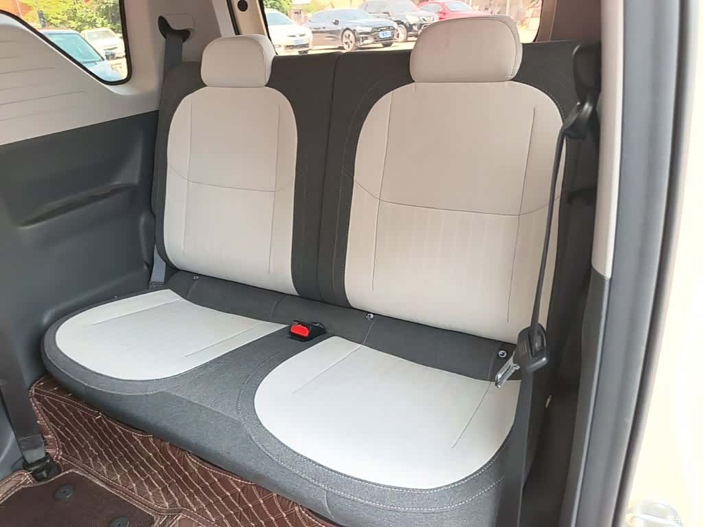 Geely Panda, 2025 17