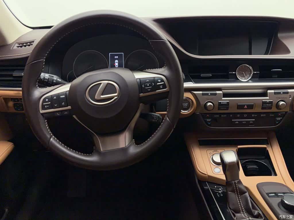 Lexus ES, 2018 8