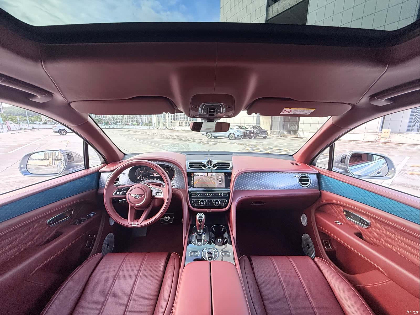 Bentley Bentayga, 2023 8