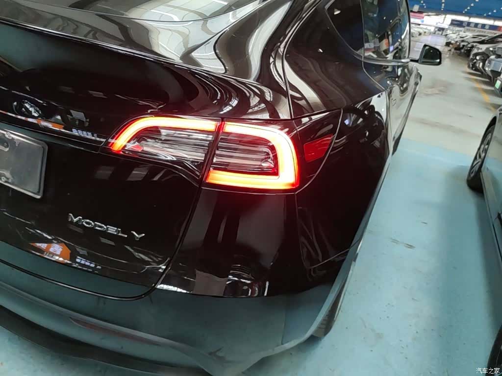 Tesla Model Y, 2023 8