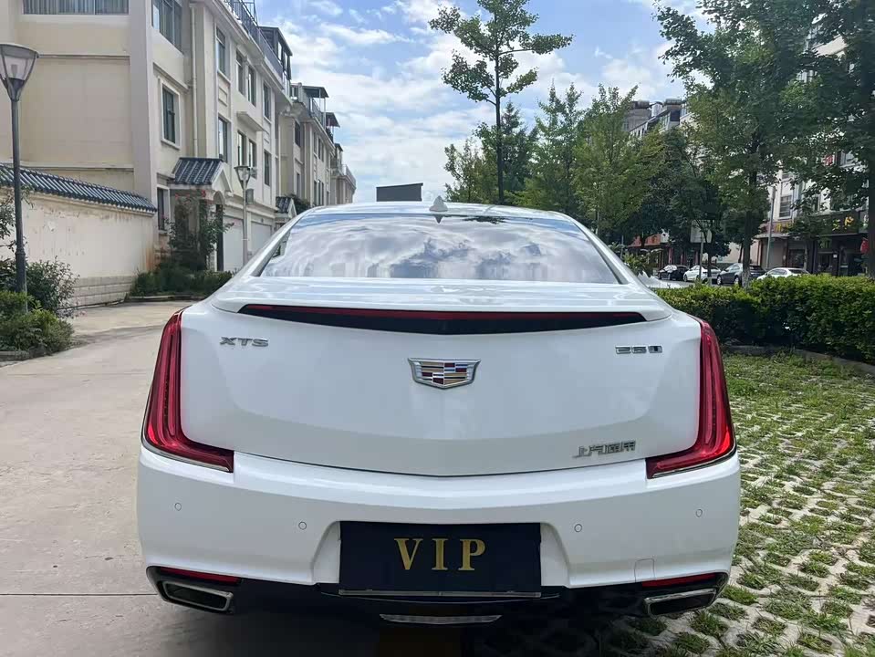 Cadillac XTS