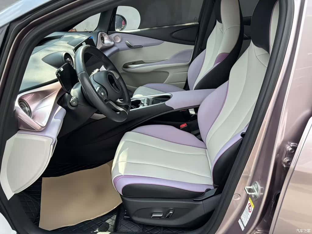 BYD Dolphin, 2022 15