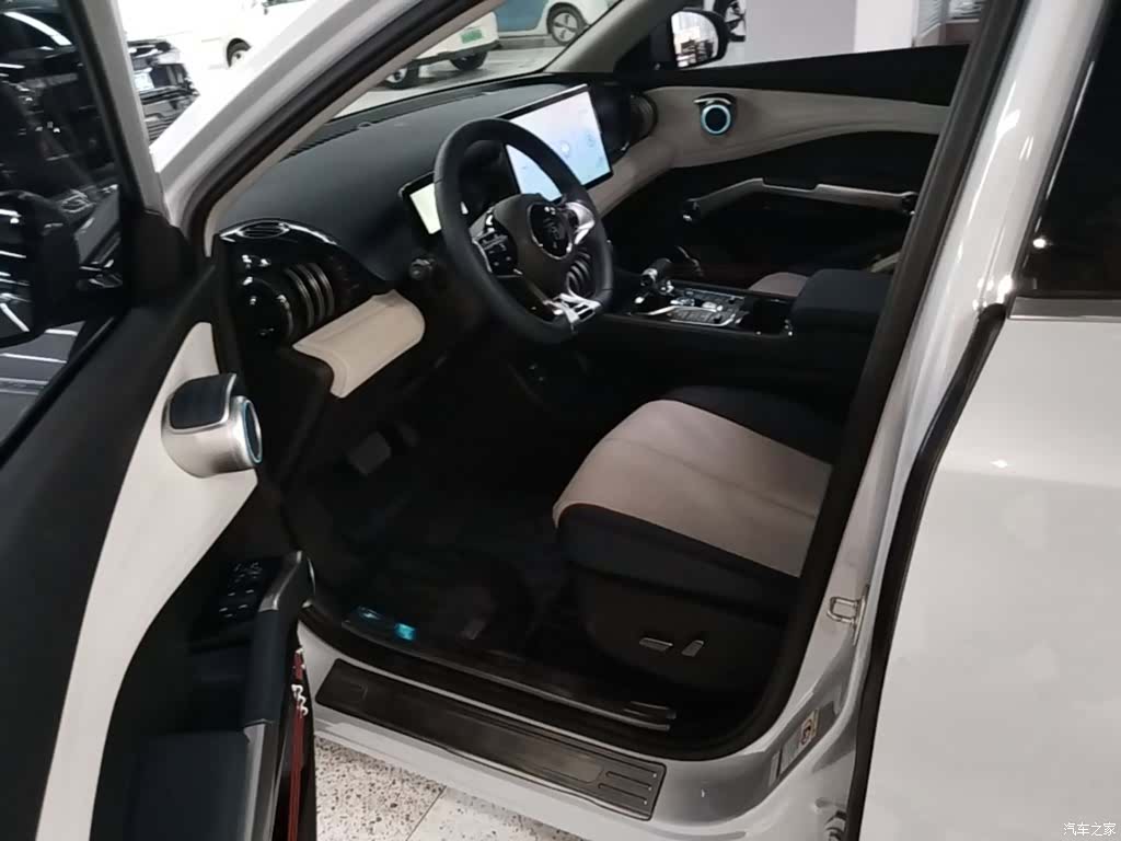 BYD Yuan, 2023 16