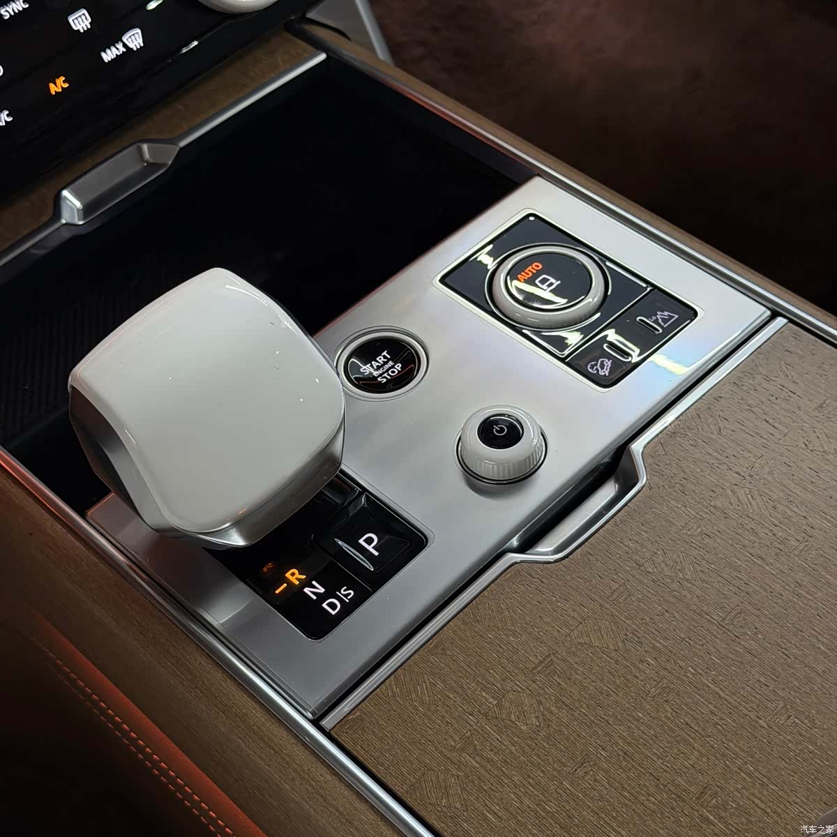 Land Rover Range Rover, 2023 10
