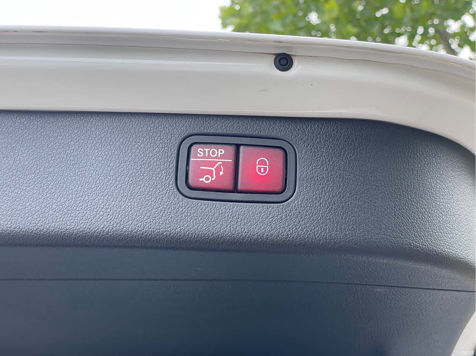 Mercedes-Benz C-Class, 2024 19