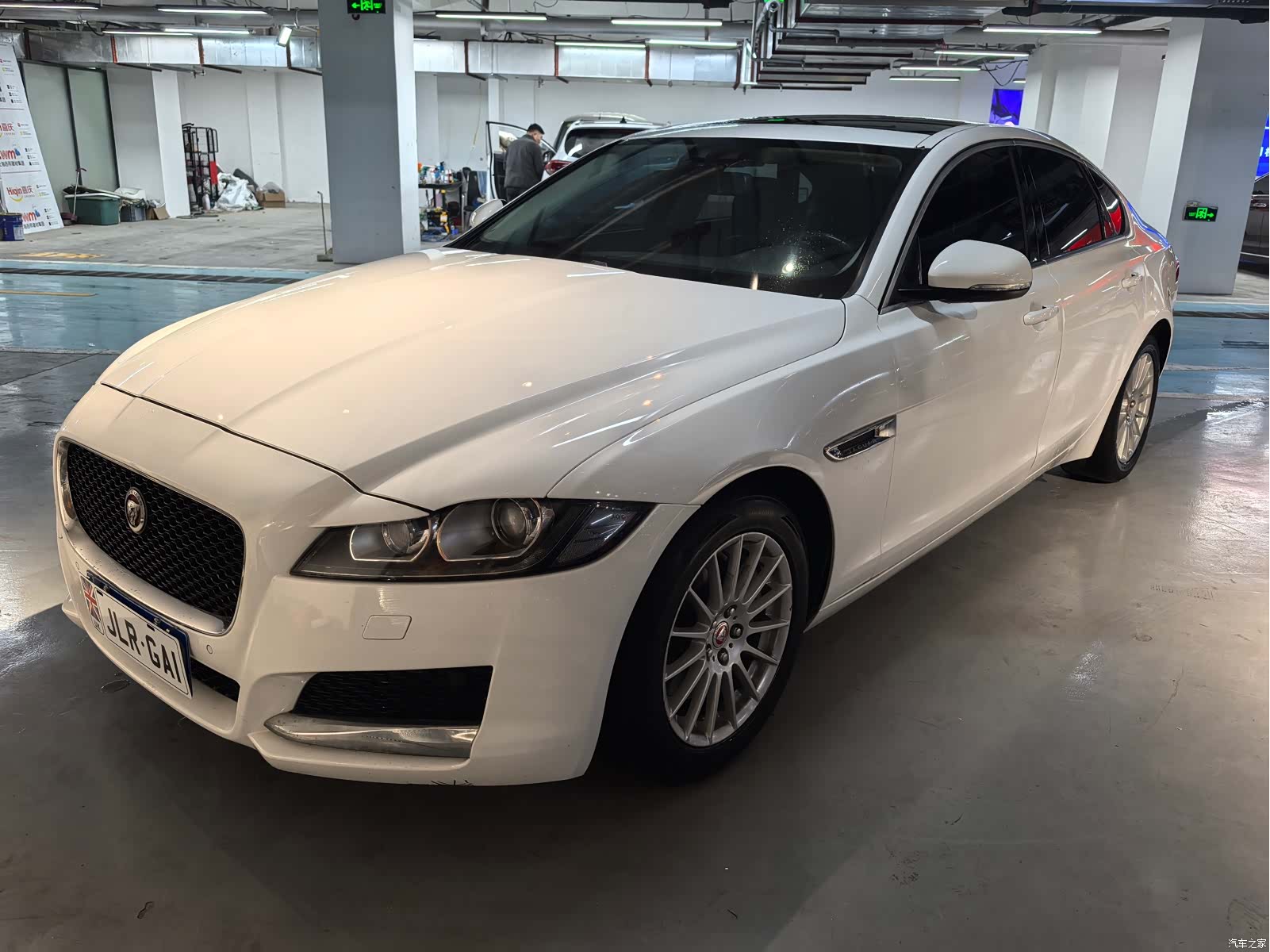 Jaguar XF, 2016 1