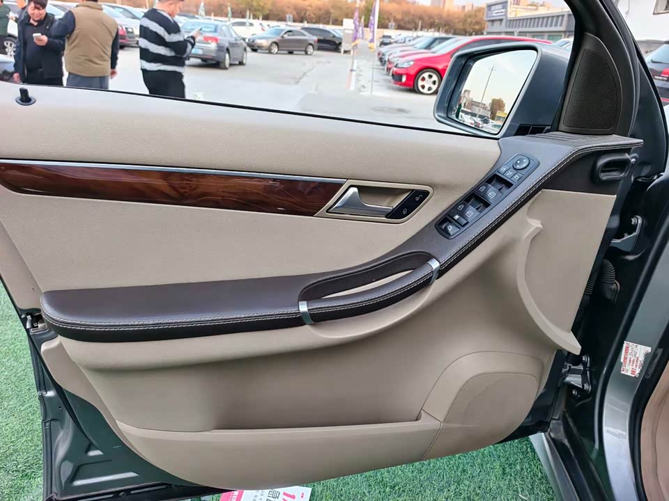 Mercedes-Benz R-class