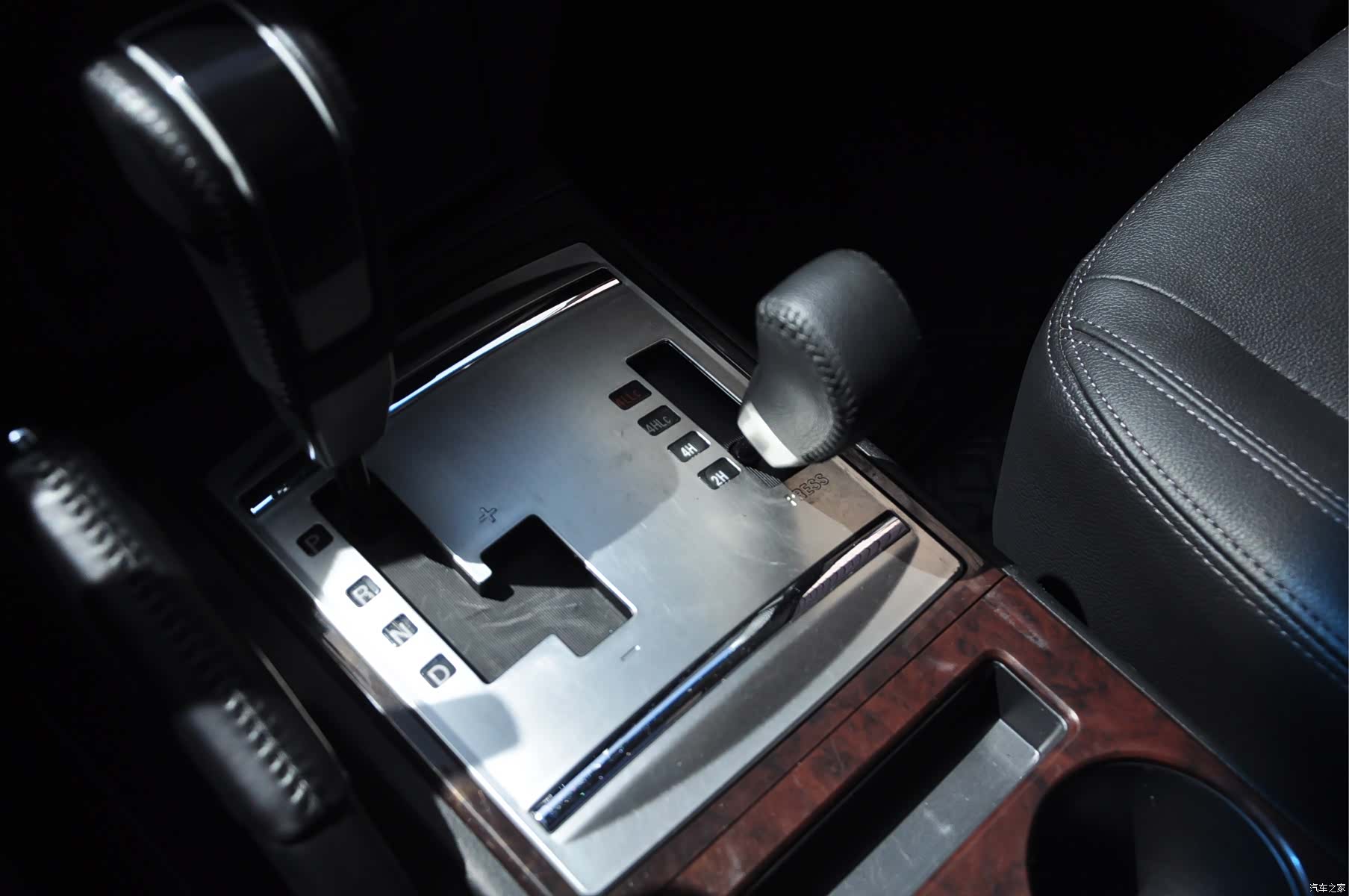 Mitsubishi Pajero, 2020 11