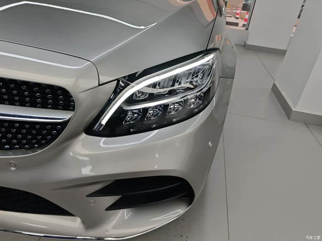 Mercedes-Benz C-Class, 2021 18