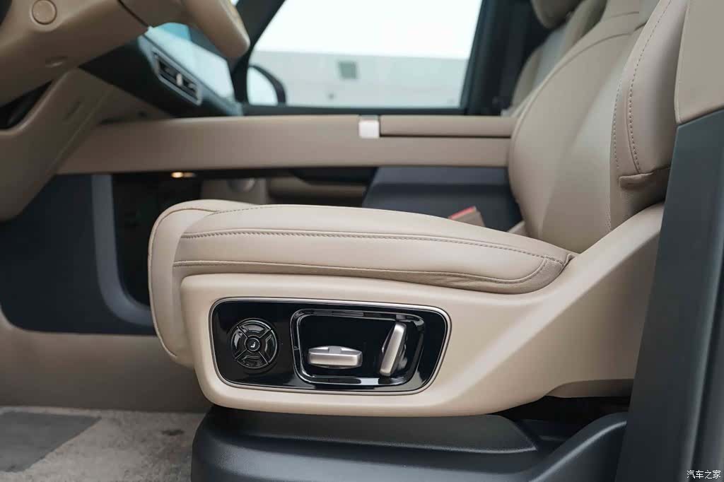 Li Auto MEGA, 2025 12