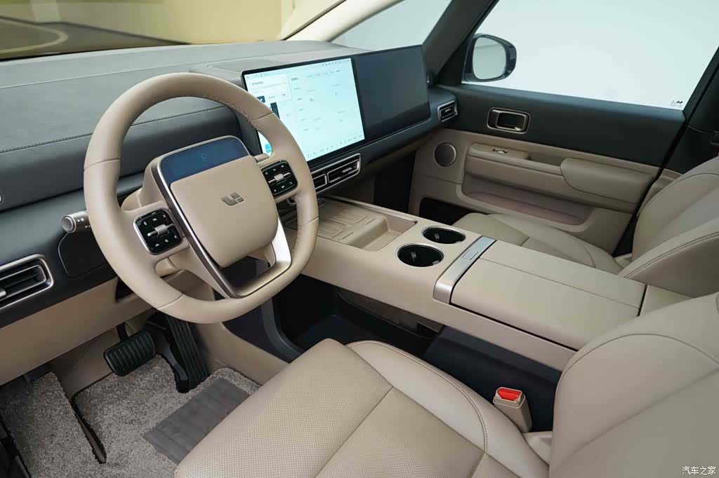 Li Auto MEGA, 2025 9