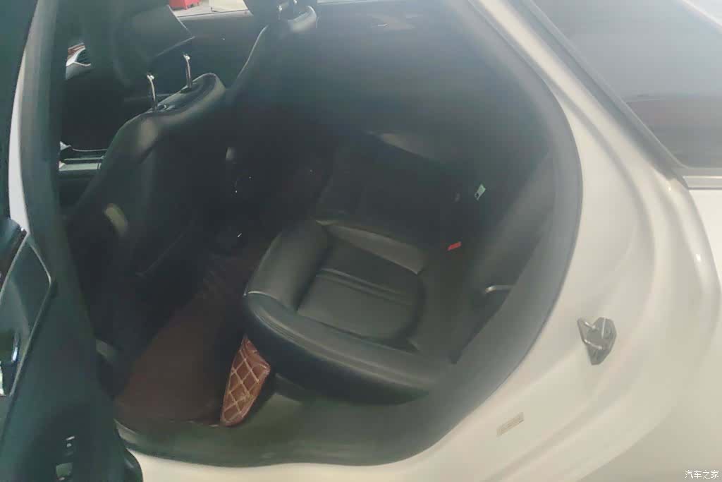 Lincoln MKZ, 2018 11