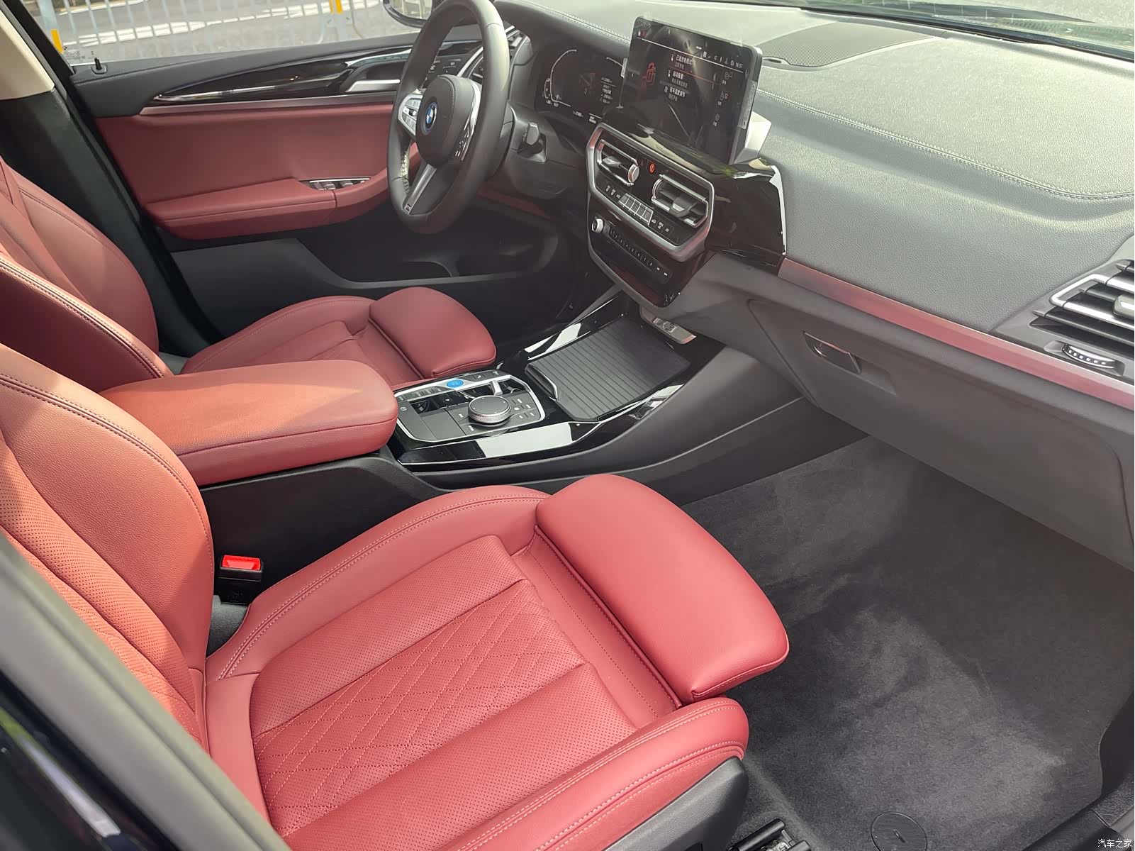 BMW iX3, 2024 13