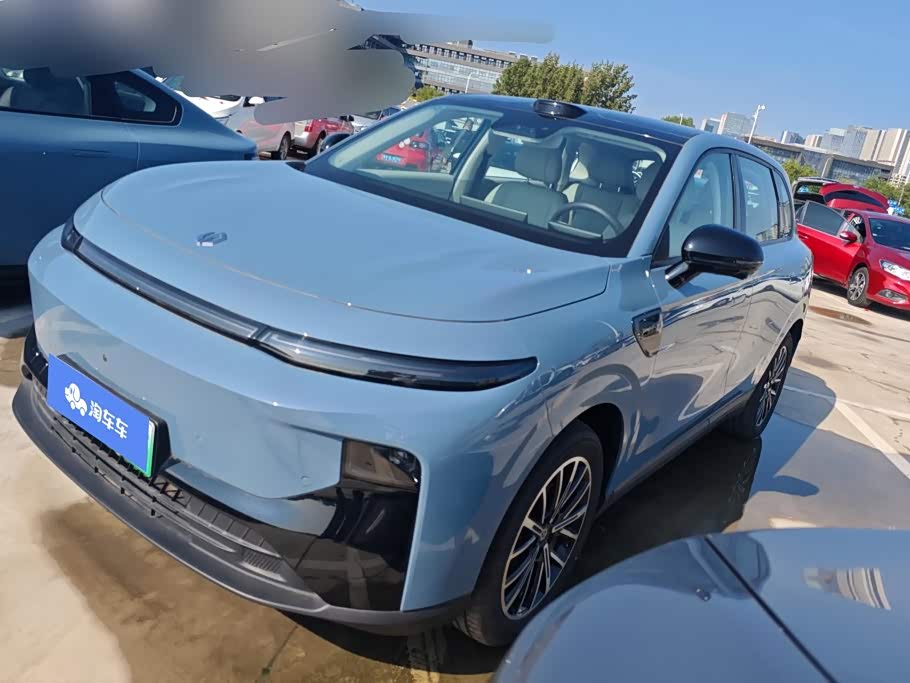 Leapmotor B10