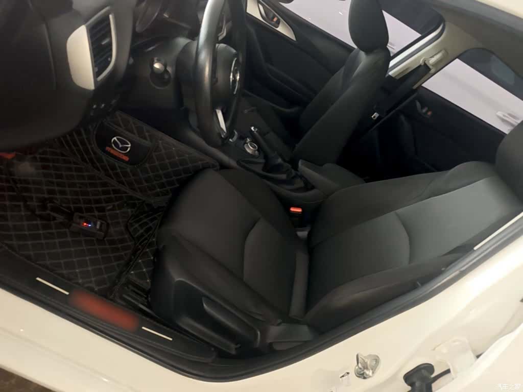 Mazda Mazda3, 2018 15