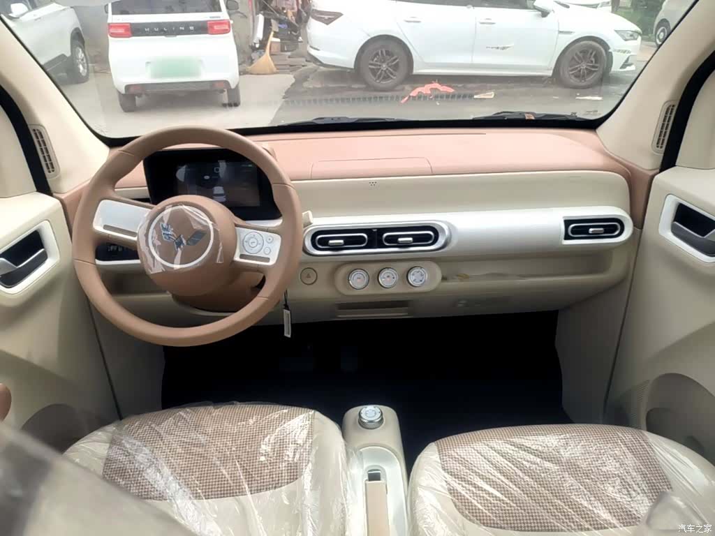 Wuling MINIEV, 2026 10