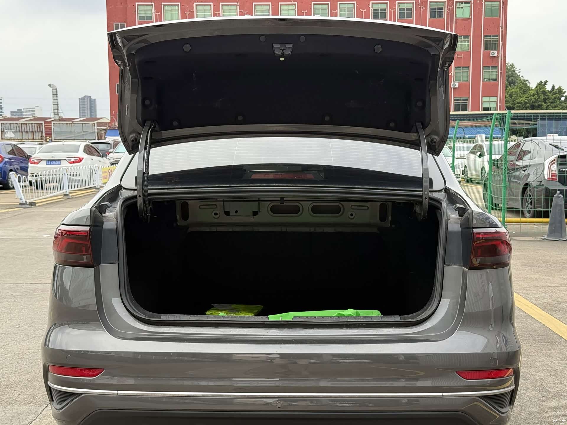Geely Emgrand, 2024 16