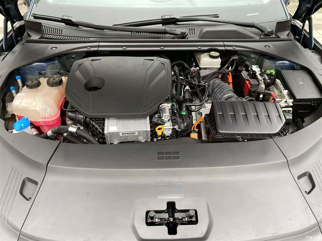 Geely 8, 2025 20