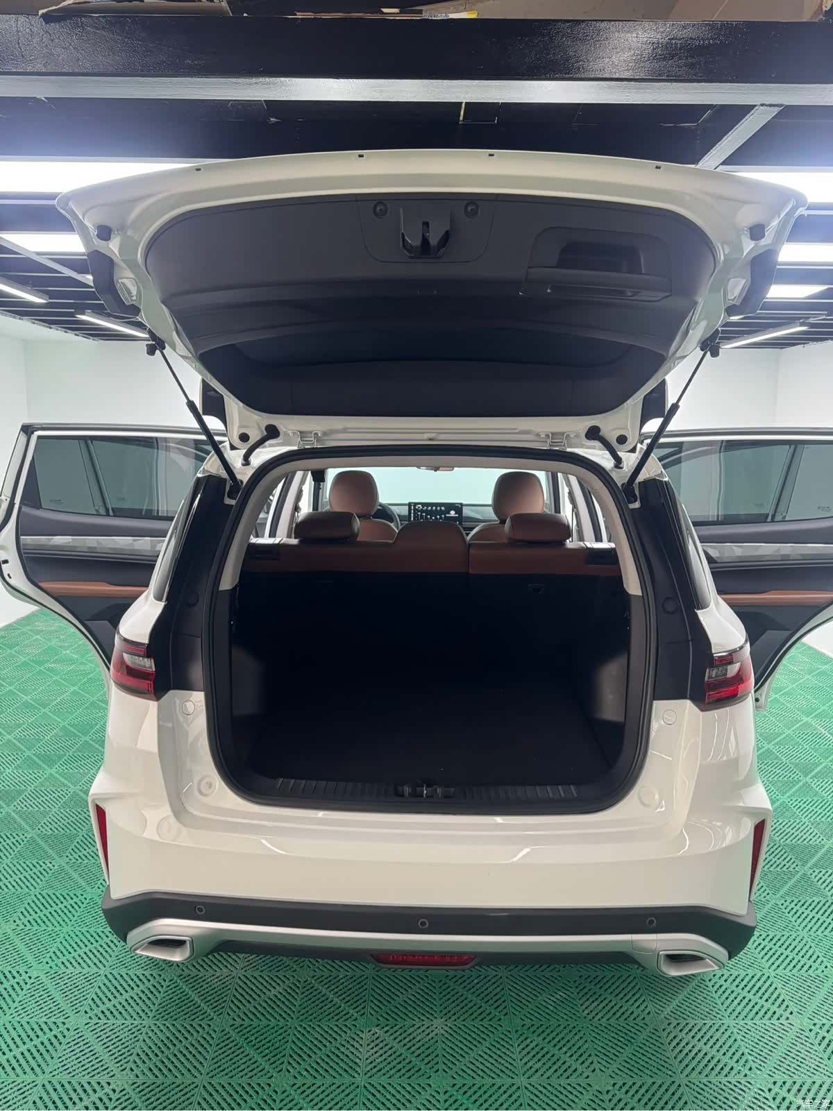 Geely X6, 2022 9