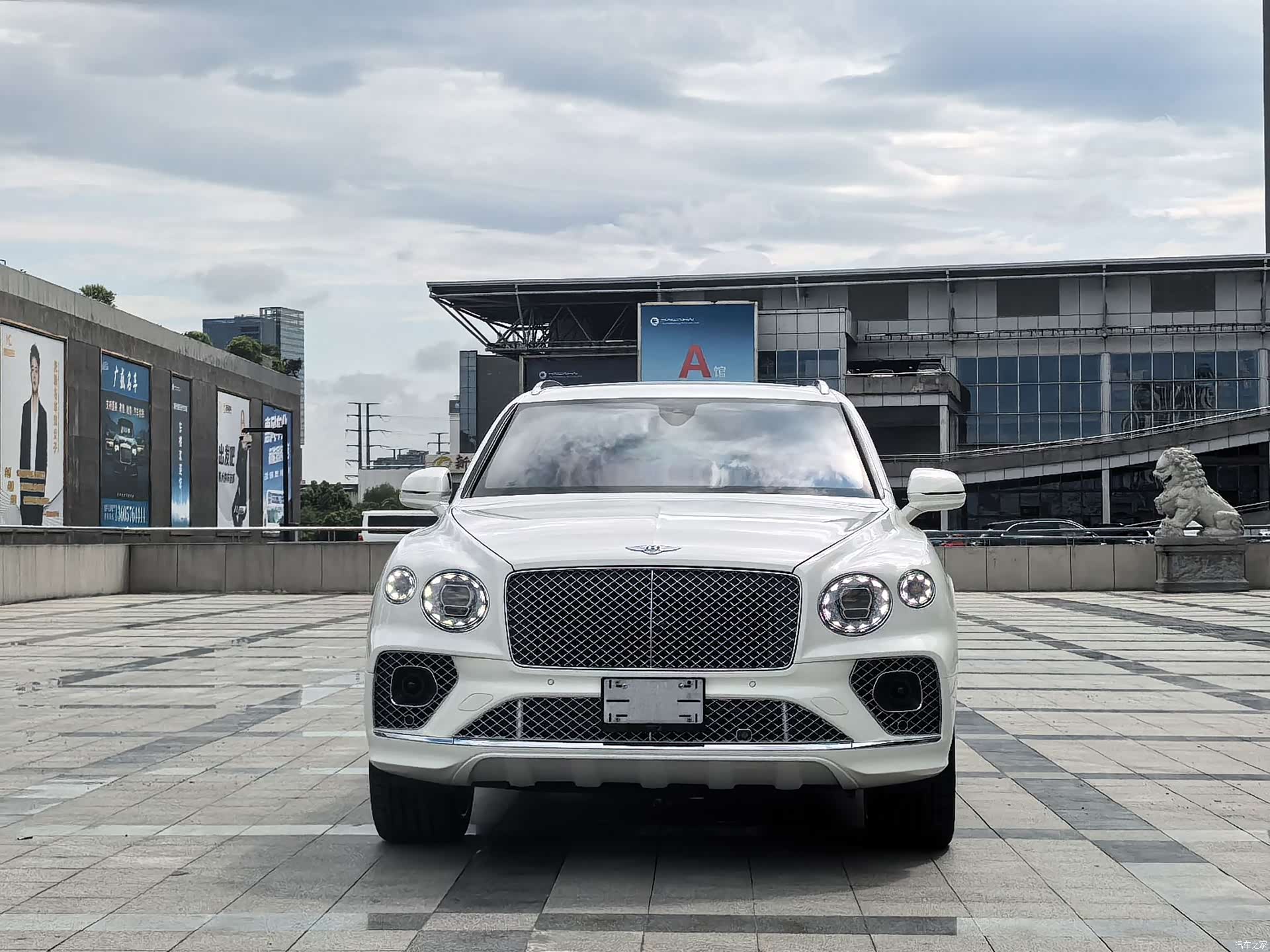 Bentley Bentayga, 2023 2