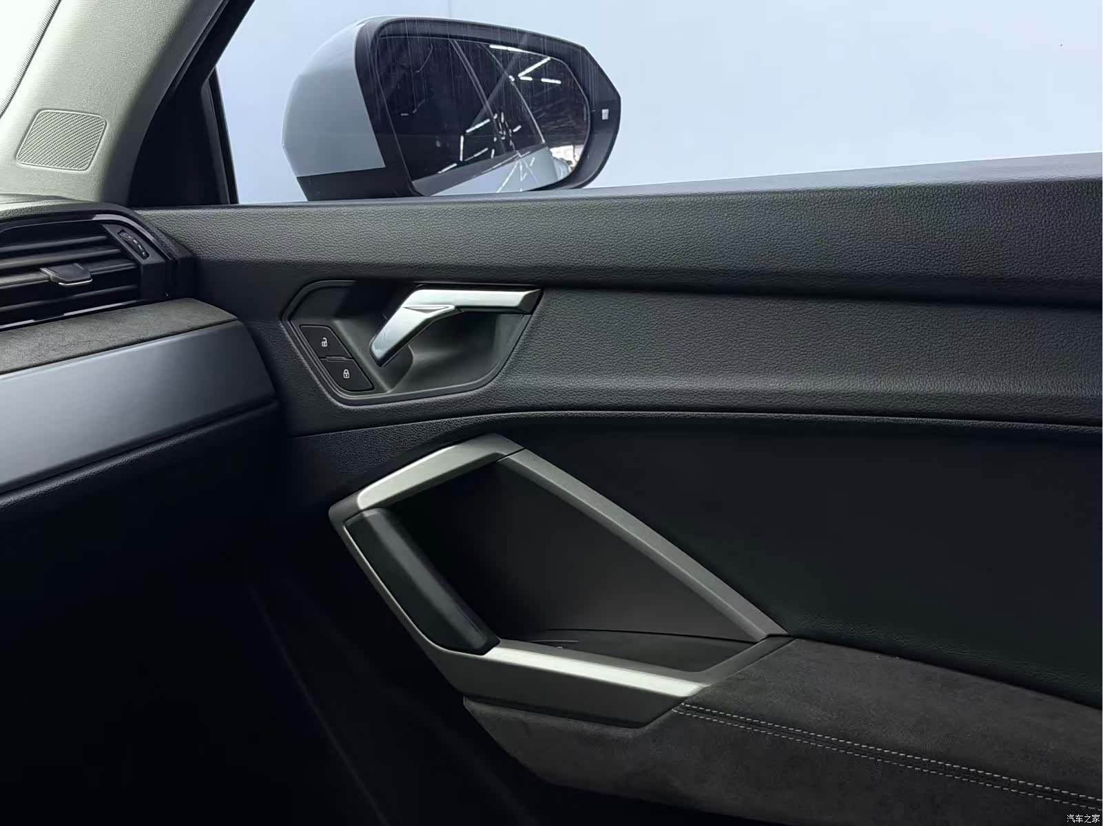 Audi Q3, 2021 9