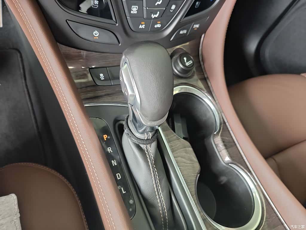Buick Envision Plus, 2017 10