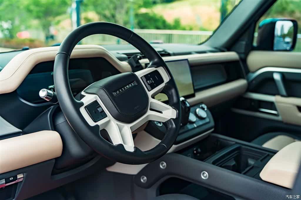 Land Rover Defender, 2022 13