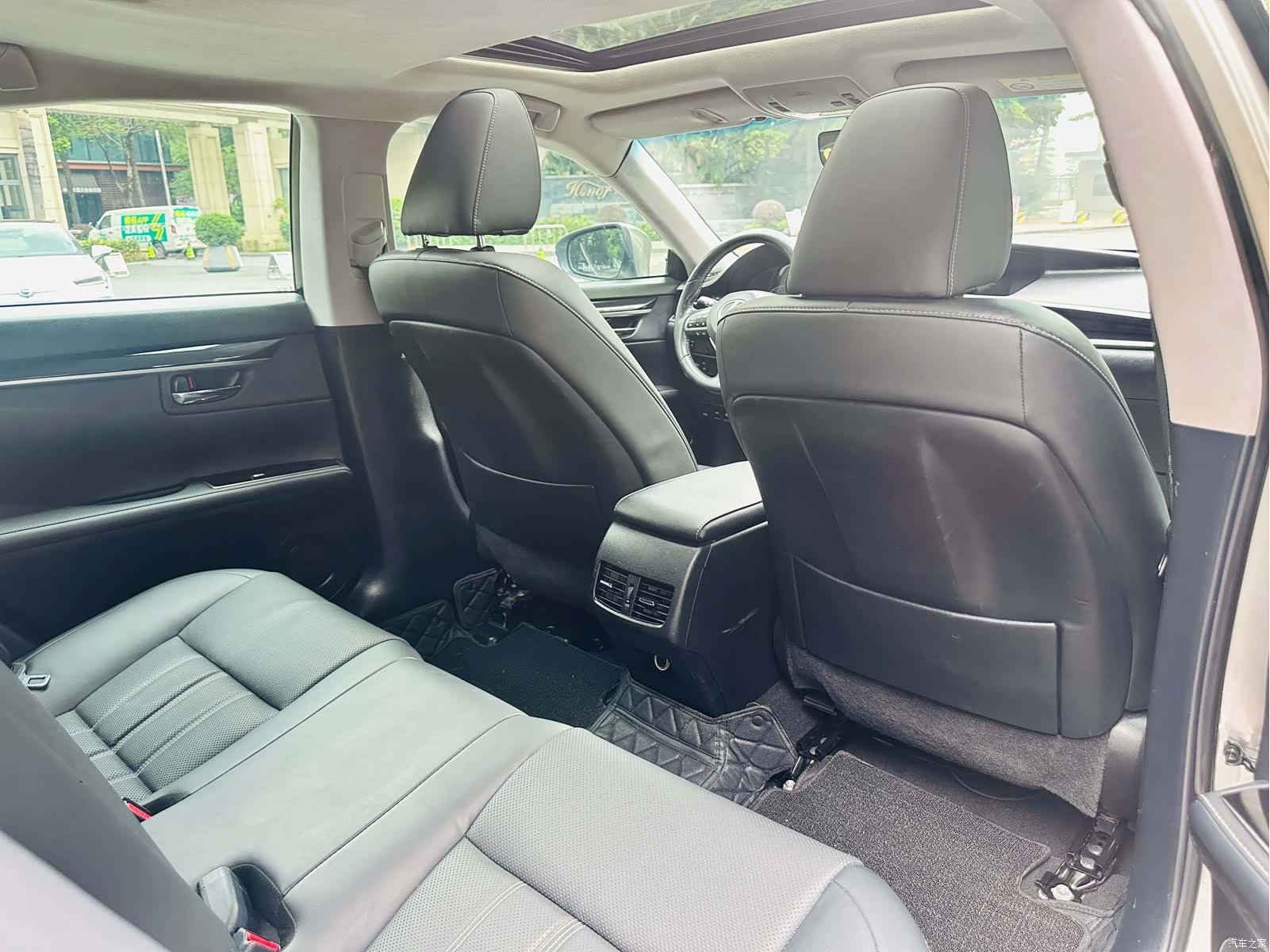 Lexus ES, 2018 22