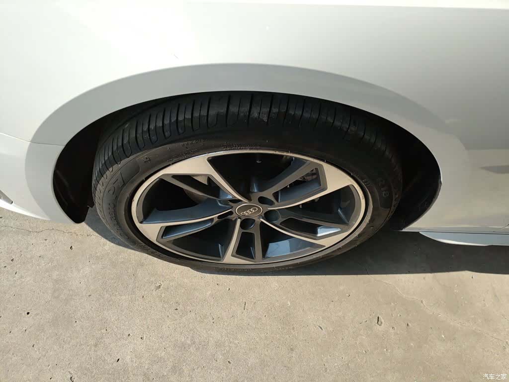 Audi A4L, 2023 25